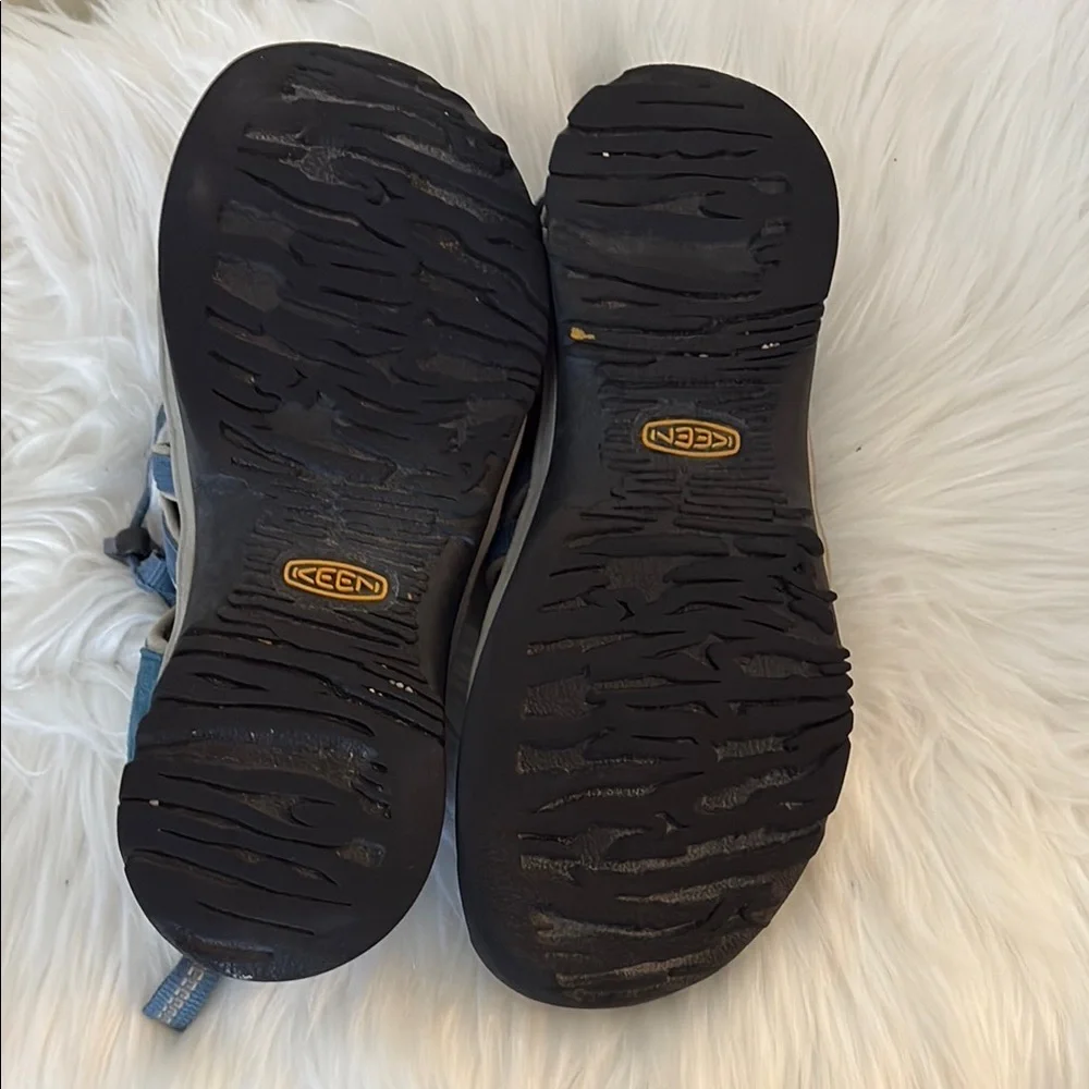 KEEN kids Blue Outdoor Sandals. 4